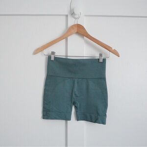 Set Active Green Sculptflex Short